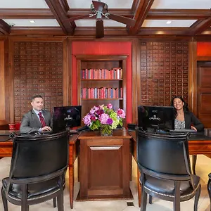 4* Отель Fitzpatrick Manhattan